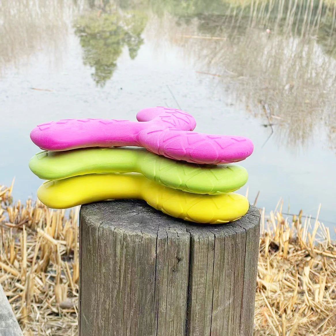 Fun Pet Toy Water Floating Triangle Boomerang For Dogs Puppy Squeaker Squeaky Molar Dog Toy Pet Training Dog Accessories