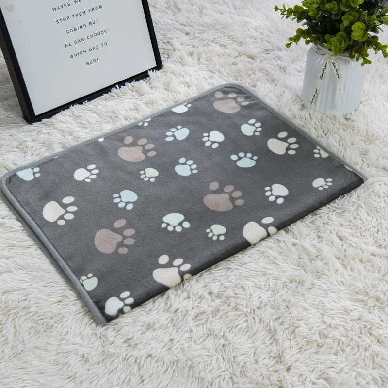 Soft Fluffy High Quality Pet Blanket Cute Cartoon Pattern Pet Mat Warm and Comfortable Blanket for Cat Dogs