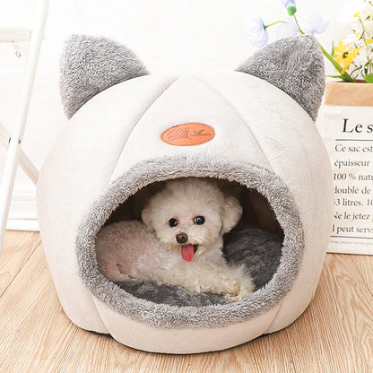 the TEDDY DOGHOUSE - Doghouse, All-Season Universal Dog/Cat House, Closed Pet House, Teddy Doghouse Products, Detachable and Washable