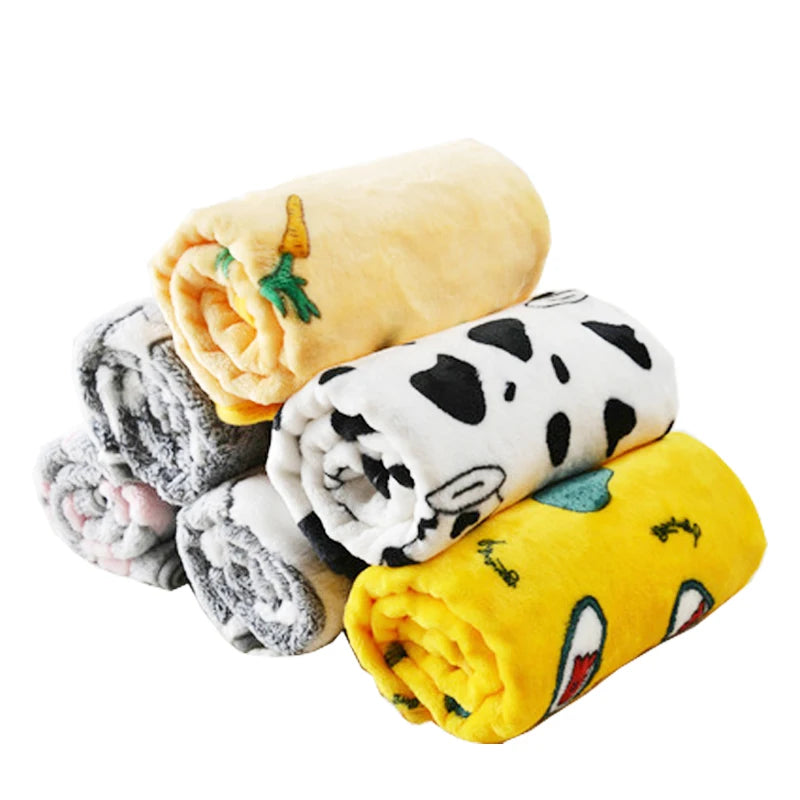 Soft flannel pet dog blanket cartoon print cat and dog bed sheet warm and comfortable pet blanket universal warm pet supplies