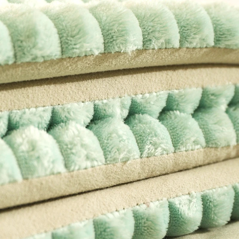 the BROADWAY DOGGY - Winter Warm Thick Dog Bed, Enclosed Spacious Large Space Pet Dog Bed Suitable for All Seasons, Soft and Comfortable Cat/Dog Tent