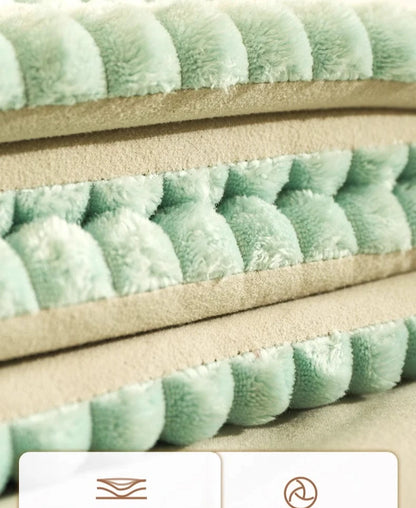 the BROADWAY DOGGY - Winter Warm Thick Dog Bed, Enclosed Spacious Large Space Pet Dog Bed Suitable for All Seasons, Soft and Comfortable Cat/Dog Tent