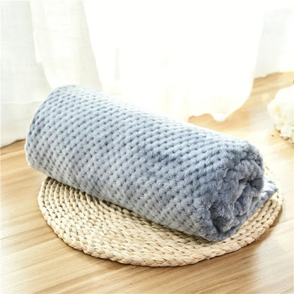 Soft Pet Blanket Plush Dog Sleeping Blanket Solid Color Washable Sofa Pad Portable Warm Cat Bed Blanket Home Carpet Pet Supplies