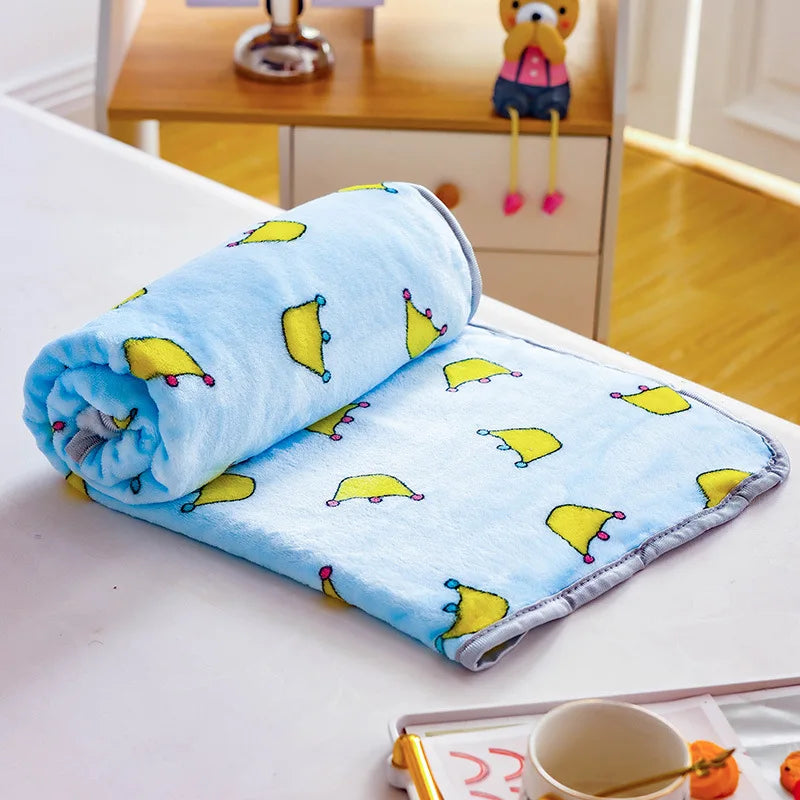 Pet Blanket Soft Flannel Dog Blanket Warm Comfortable Pet Bed Sheet Mat Cartoon Cute Cat Dog Sleeping Blanket Pet Supplies