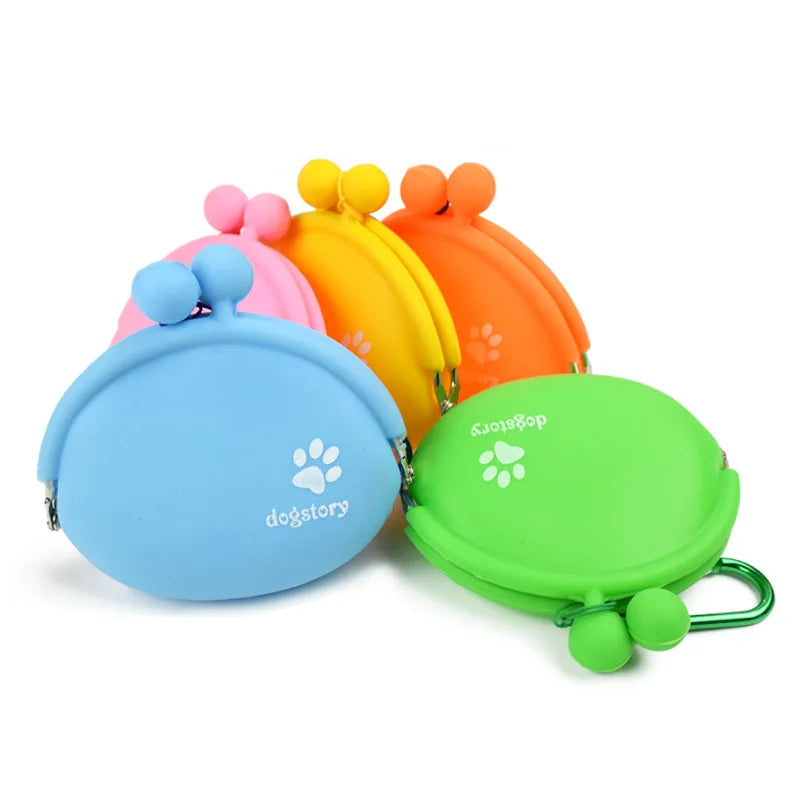 the QUICKBITE TRAINING POUCH - Mini Silicone Pet Dog Train Food Snacks Pockets Bag, Walking Dog Training Food Storage Waist - Pet Travel Outdoor Product Supply
