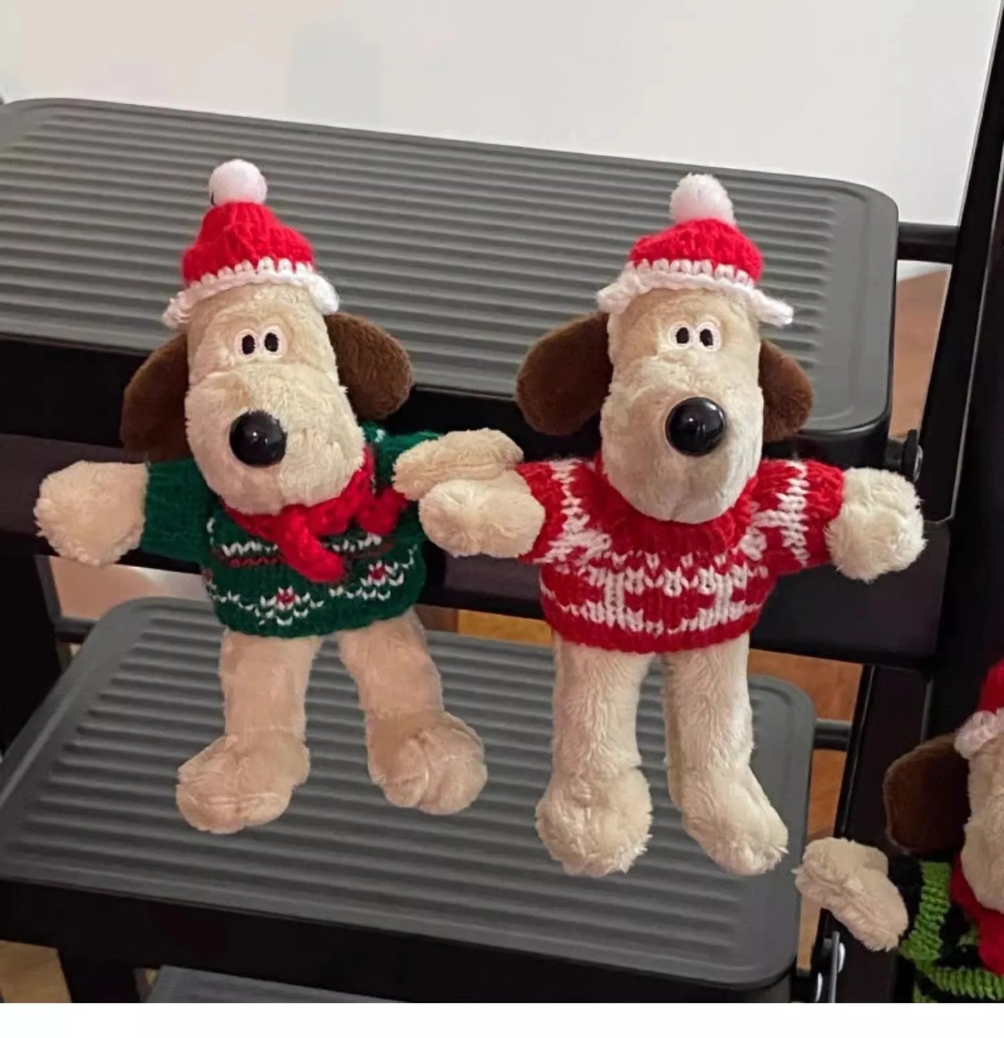 13cm-15cm Christmas Hat Puppy Refrigerator Magnet Sticker Photo Message Board Stickers Cartoon Cute Soft Magnet Home Deco