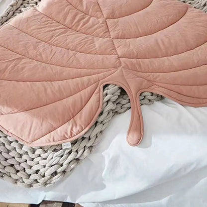Leaf Shape Pet Dog Bed Blankets Warm Soft 3D Leaves Shape Cushion Pet Blanket For Large Medium Small Dogs Cats Bed Couch Sofa