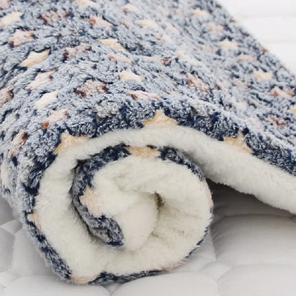 Soft Flannel Thickened Pet Blanket Dog Bed Mat for Puppy Cat Sofa Cushion Dog Beds Pets Keep Warm Sleeping Cover Dog Accessories
