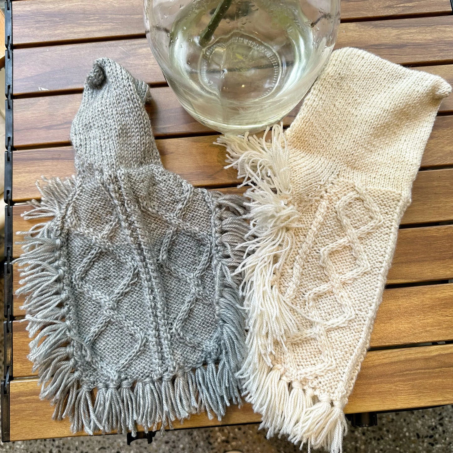 Pet Autumn and Winter Warm Cloak Sweater Handmade Hooked Sweater Yorkshire Malzis Dog Cloak Pet Sweater Pet Clothes Dog Coat