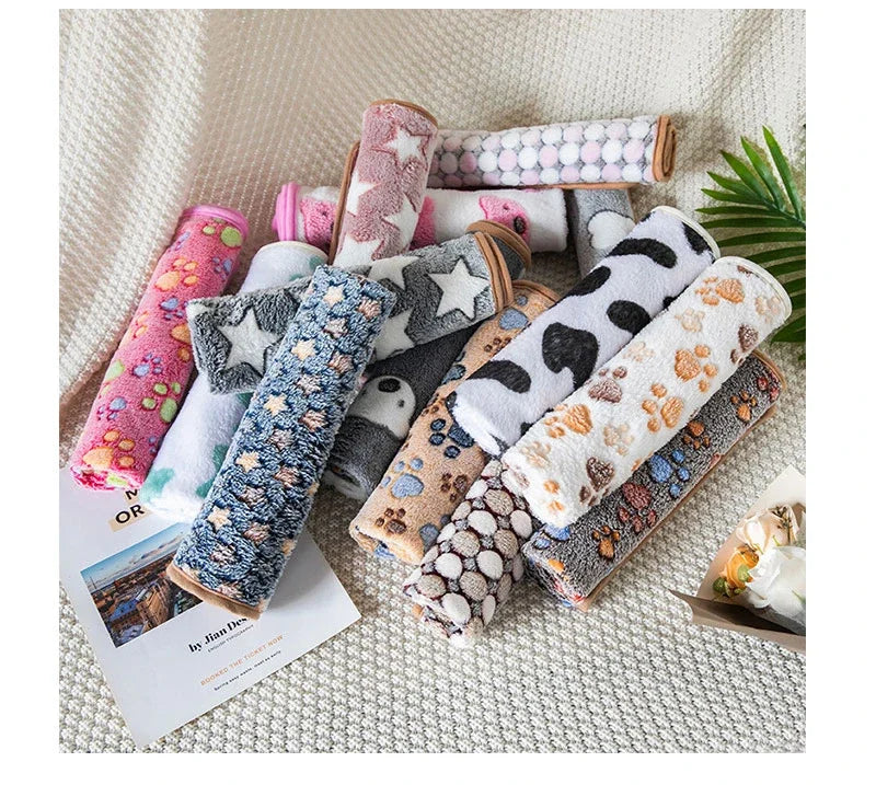Warm Soft Pet Dog Blanket Mat Plush Thin Pet Sleeping Blanket for Dogs Cats Warm Breathable Cat Cover Blanket Pet Supplies