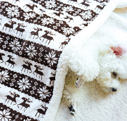 Double Layers Pet Dog Blanket Cute Deer Pattern Pet Blanket for Cats Dogs Soft Comfortable Dog Sleeping Cover Dog Accessories