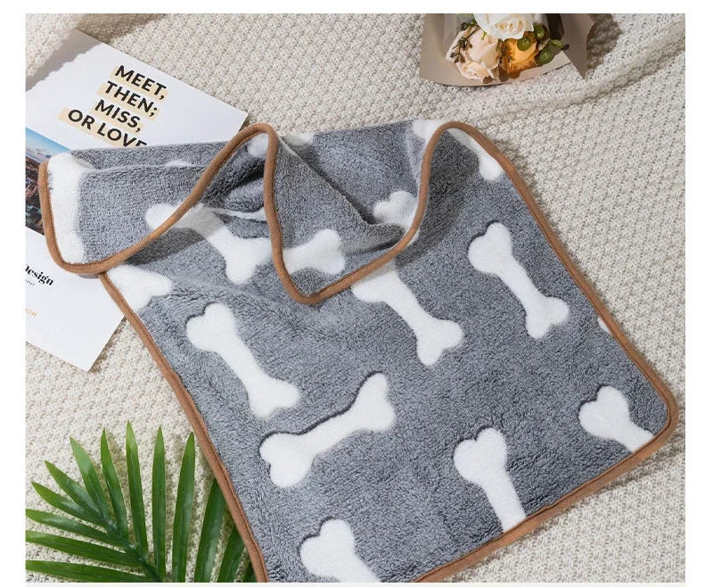 Warm Soft Pet Dog Blanket Mat Plush Thin Pet Sleeping Blanket for Dogs Cats Warm Breathable Cat Cover Blanket Pet Supplies