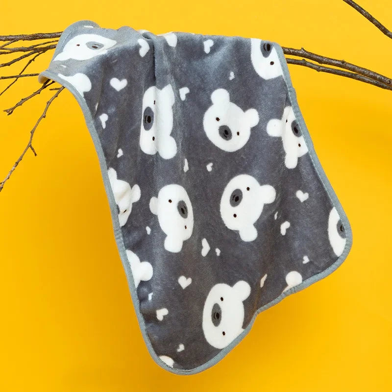 Soft Fluffy Pet Blanket Winter Warm Dog Blanket Cute Pet Bed Sheet Warm and Comfortable Cat and Dog Cushion Blanket Pet Supplies