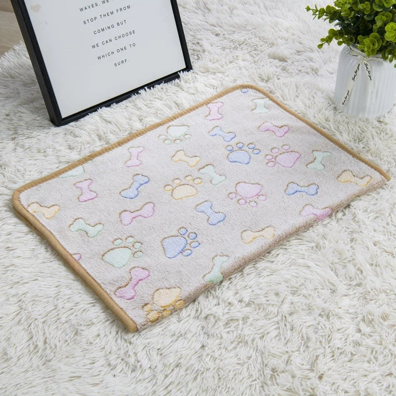 Soft Fluffy High Quality Pet Blanket Cute Cartoon Pattern Pet Mat Warm and Comfortable Blanket for Cat Dogs