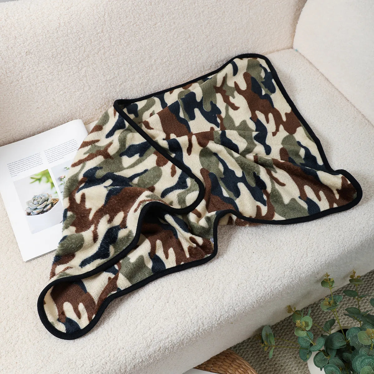 Dog Cat Cute Pattern Fleece Sleeping Blanket Winter Fall Dog Coral Soft Fluffy Bed Sheet Mat Pet Warm Comfortable Blanket Cover