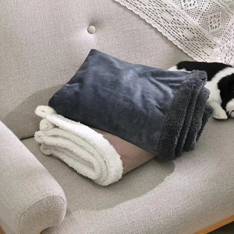 Waterproof Dog Blanket Double Layer Thick Warm Small Cat Blanket Washable Soft Plush Reversible Throw Furniture Protector