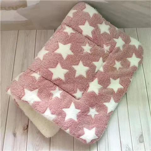 Soft Pet Dog Blanket Thickened Pet Mat for Puppy Chihuahua Sleeping Mat for Cats and Dogs Warm Household Carpet Pet Supplies