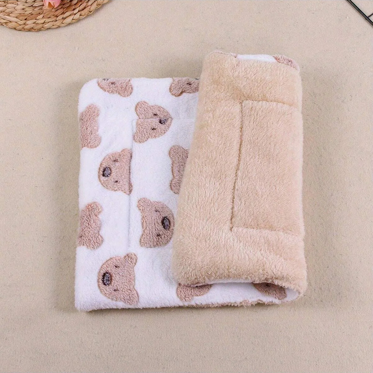 1pc-Printed Pet Blanket Floor Mat - Suitable for Small and Medium sized Pets for Heating and Sleeping