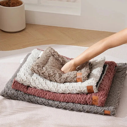 Dog Mat Autumn and Winter Dog Bed Cat Nest Long Plush for Small Medium Dogs Cats Pet Supplies Warm Pet Kennel Sleeping Mats