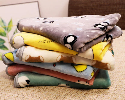 Pet Blanket Soft Flannel Dog Blanket Warm Comfortable Pet Bed Sheet Mat Cartoon Cute Cat Dog Sleeping Blanket Pet Supplies