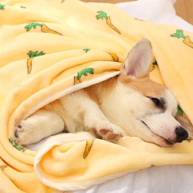 Pet Blanket Soft Flannel Dog Blanket Warm Comfortable Pet Bed Sheet Mat Cartoon Cute Cat Dog Sleeping Blanket Pet Supplies
