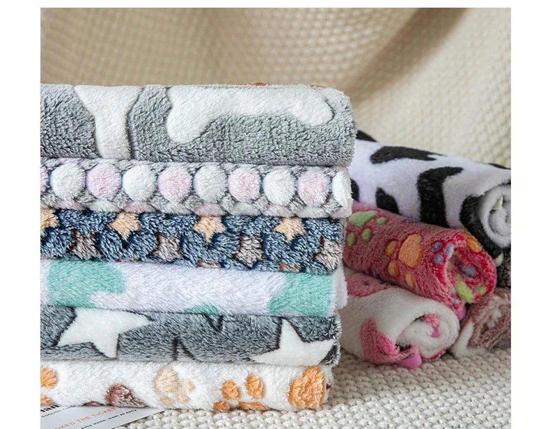 Warm Soft Pet Dog Blanket Mat Plush Thin Pet Sleeping Blanket for Dogs Cats Warm Breathable Cat Cover Blanket Pet Supplies