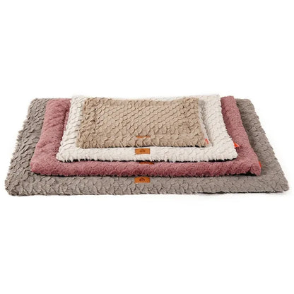 Dog Mat Autumn and Winter Dog Bed Cat Nest Long Plush for Small Medium Dogs Cats Pet Supplies Warm Pet Kennel Sleeping Mats