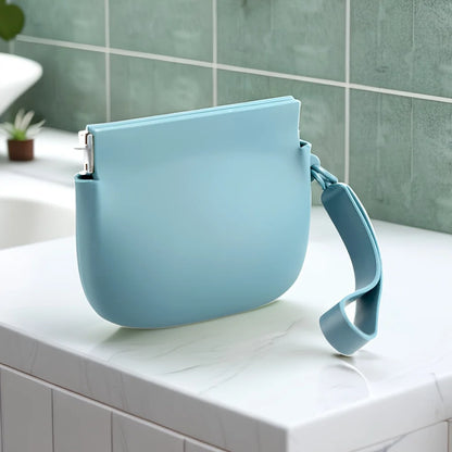 the TRAILSNACK SILICONE POUCH - Silicone Dog Treat Bag, Portable Pet Treat Bag, Easy to Clean Waterproof Convenient Pet Food Bag, Suitable for Outdoor Training