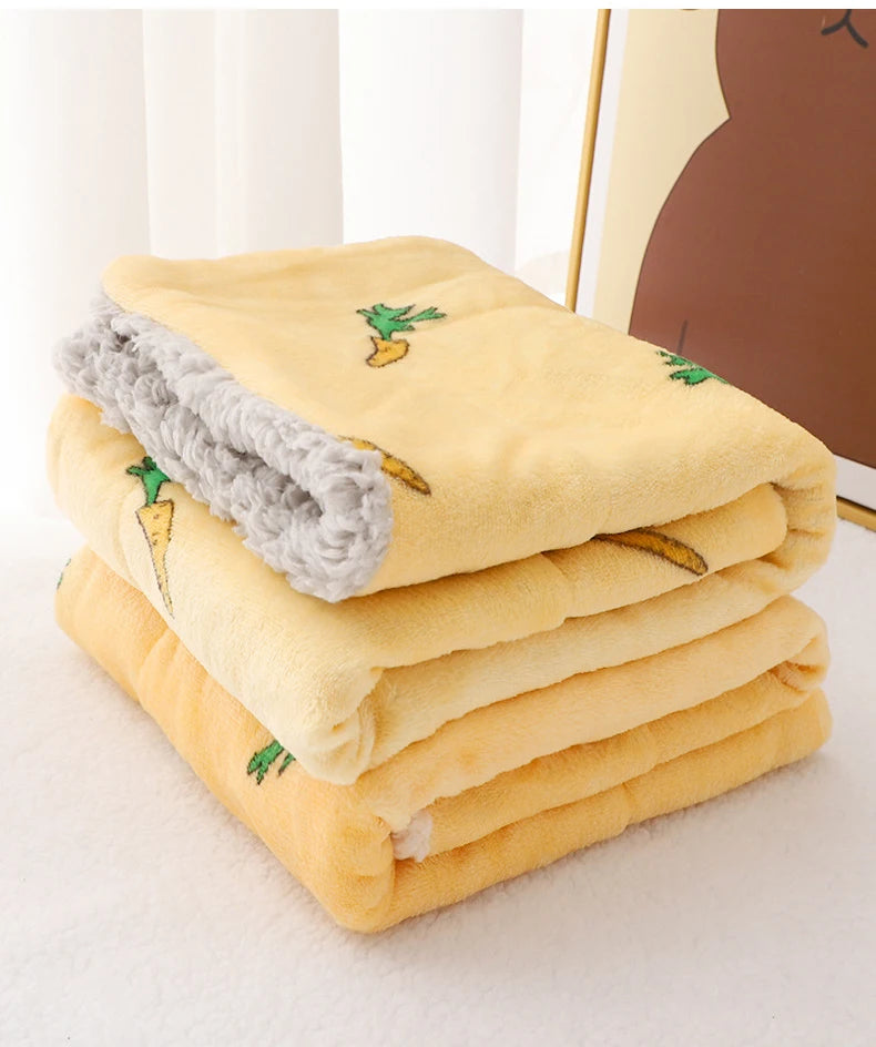Thickened Dog Blanket Warm Dog Sleep Pad Cotton Warm Pet Blanket Soft and Comfortable Cat Cover Blanket Bed Sheet Pet Supplies