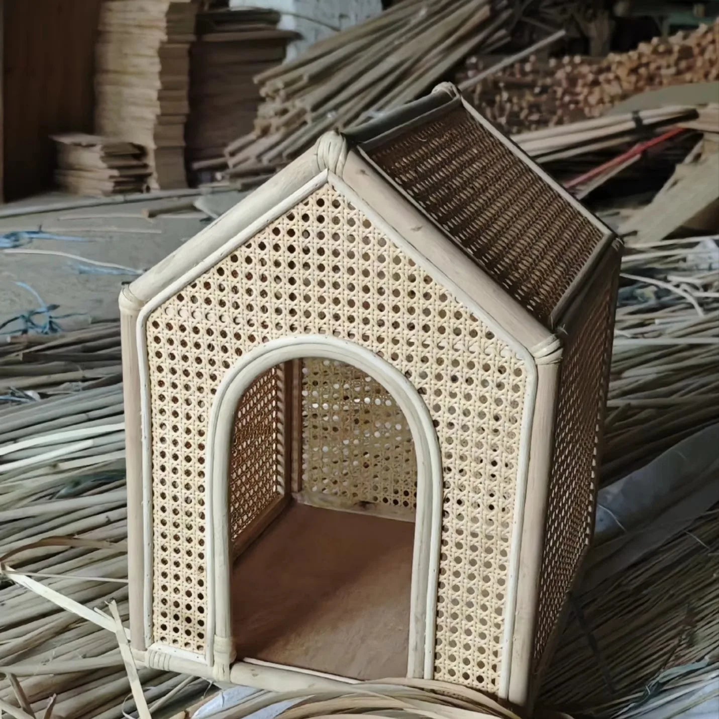 the WICKER HOUSE - House Pet Bed Roof Kennel Rattan Cat/Dog, Bed Kitten/Puppy Handmade Rattan Bed