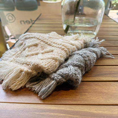 Pet Autumn and Winter Warm Cloak Sweater Handmade Hooked Sweater Yorkshire Malzis Dog Cloak Pet Sweater Pet Clothes Dog Coat