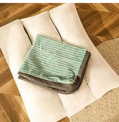 Dog Bed Large Dog Warm Accessories Halloween Dogs Baskets for Winter Big Cushion Accessory Small Pet Basket Breeds Fluffy Pets