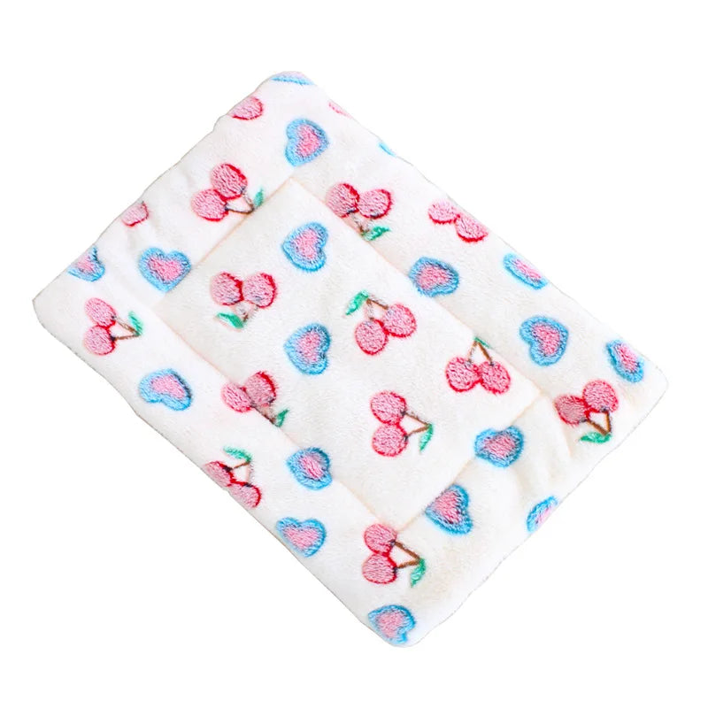 Soft Pet Dog Blanket Thickened Pet Mat for Puppy Chihuahua Sleeping Mat for Cats and Dogs Warm Household Carpet Pet Supplies