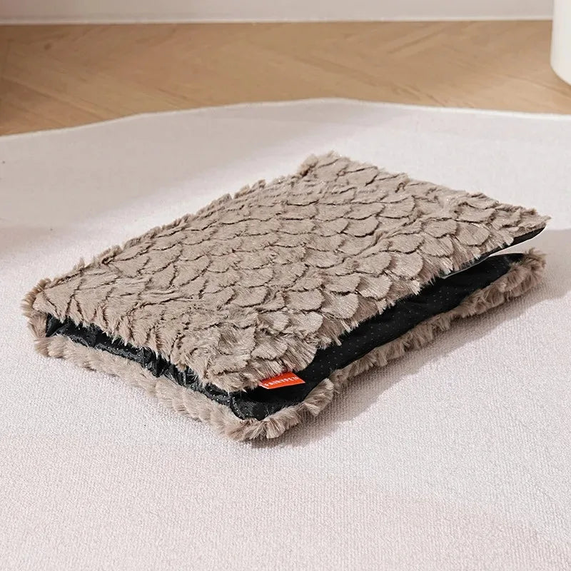 Dog Mat Autumn and Winter Dog Bed Cat Nest Long Plush for Small Medium Dogs Cats Pet Supplies Warm Pet Kennel Sleeping Mats